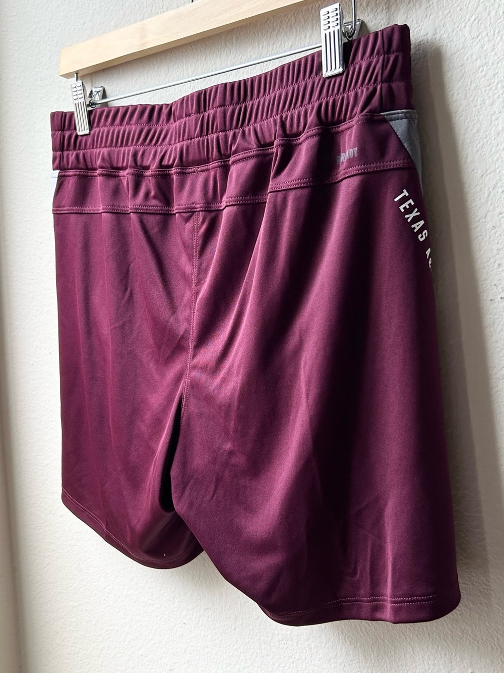 NWT Adidas Texas A&M Team Maroon White Women's D4T Knit Training Short Sz S - Picture 7 of 11
